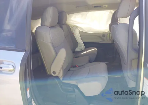 2023 Toyota Sienna Le z USA, uszkodzony, nr VIN 5TDBSKFC8PS098797